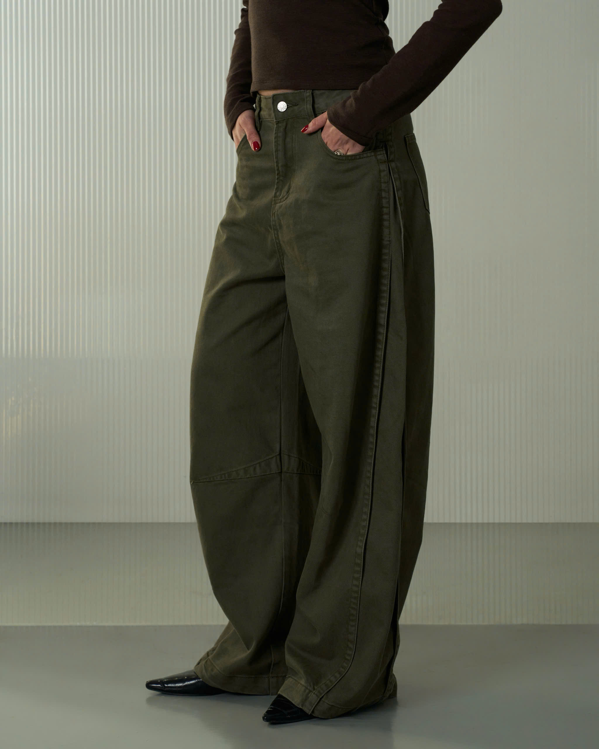Dustline Khaki Pants (62046200_Quần bò dài nữ ống suông, vải dệt thoi)