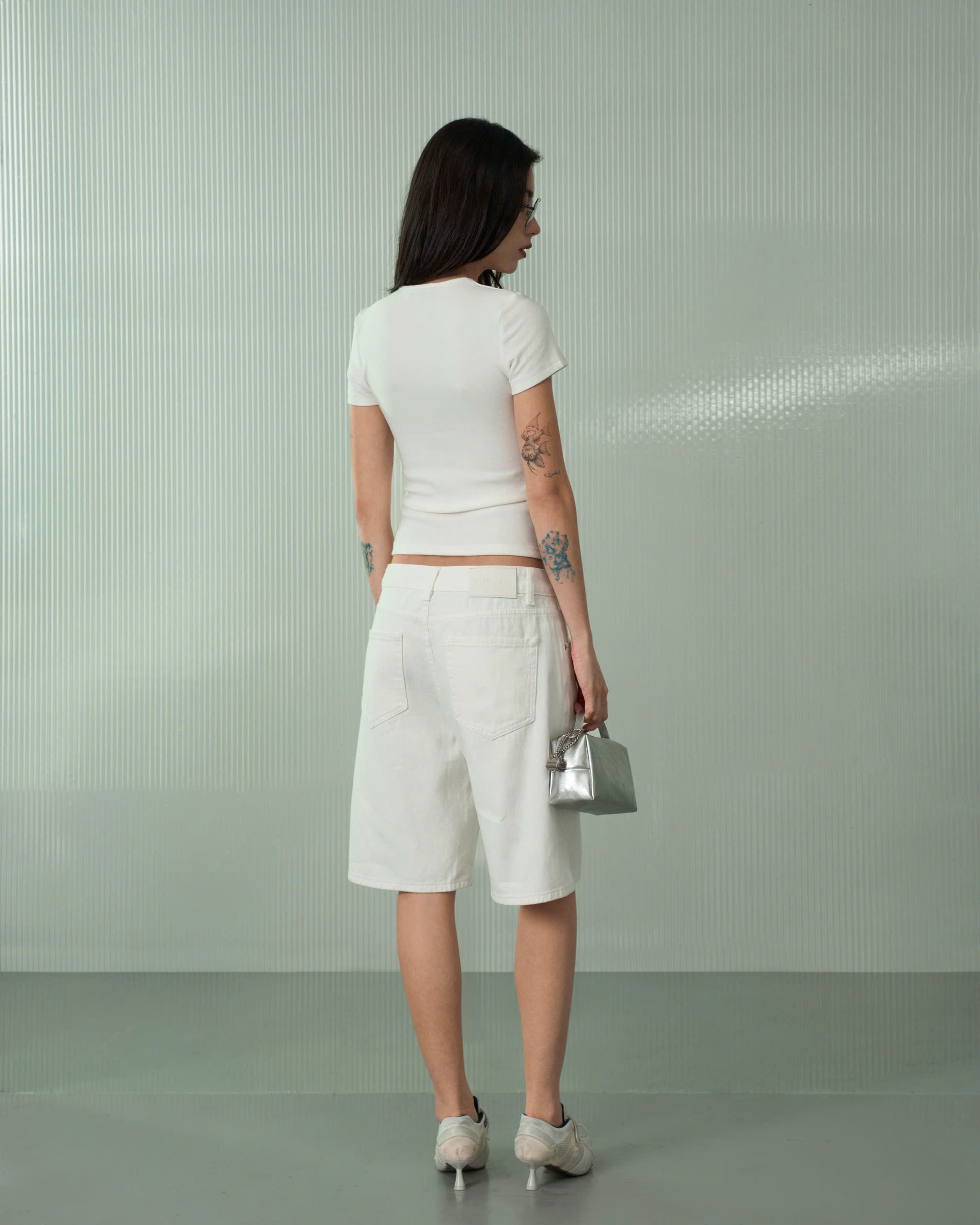 Subtle Mark Tee (61099030_Áo phông nữ, vải dệt kim, đính tag EG)