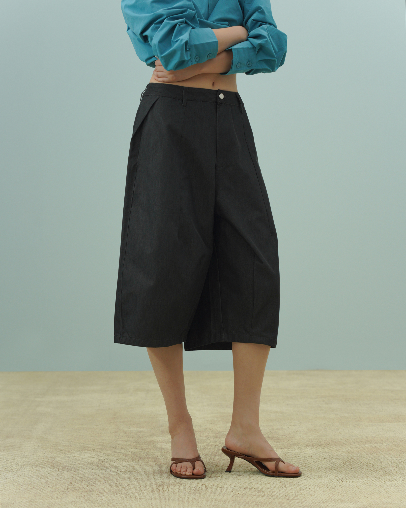 Low-Slung Linen Culottes (62046900_Quần lửng ống rộng, màu xám ghi, bằng vải dệt thoi)
