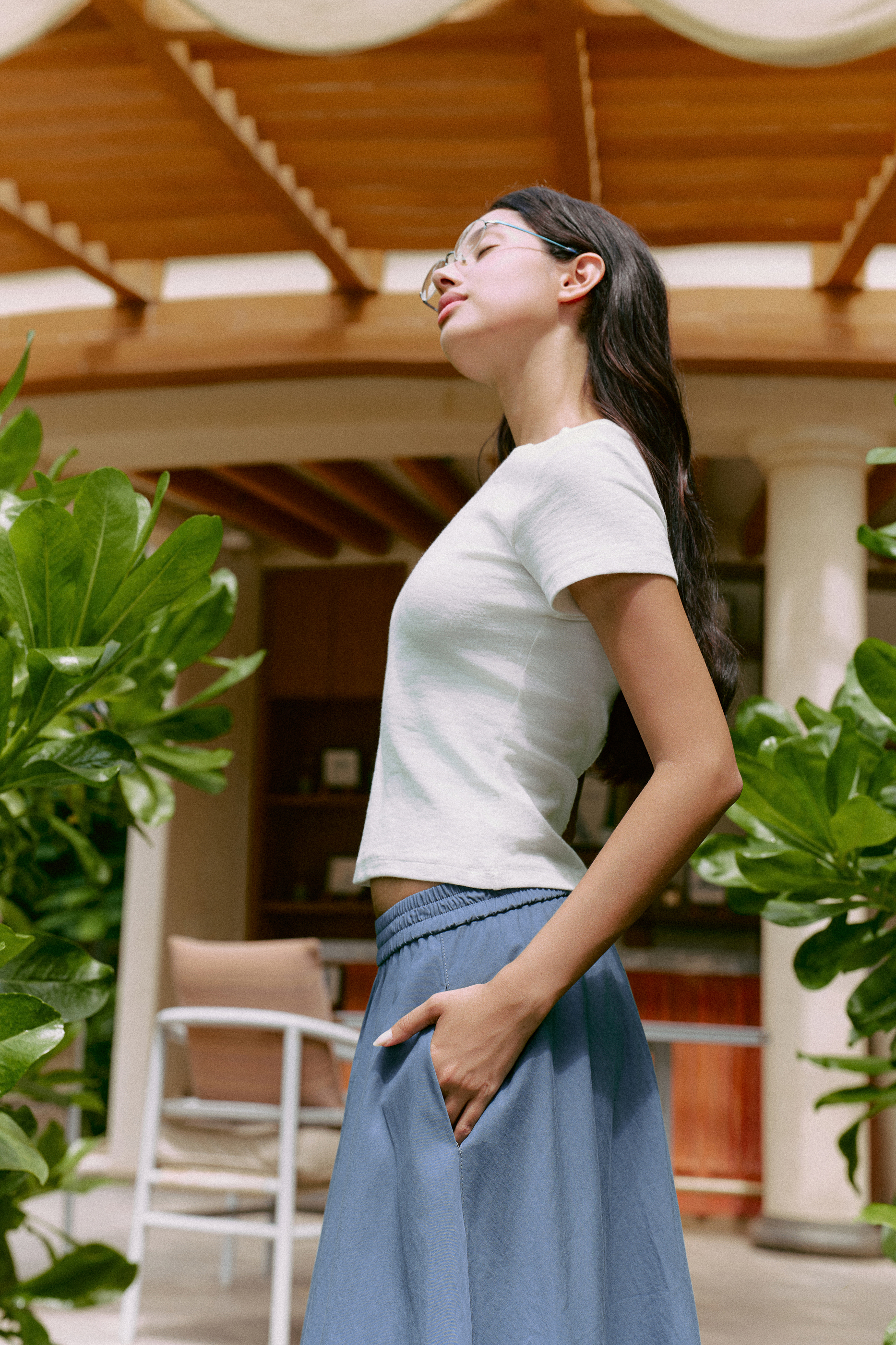 Mare Top (61099030_Áo thun nữ ngắn tay cổ tròn phối chi tiết đan sau lưng, từ vải dệt kim)