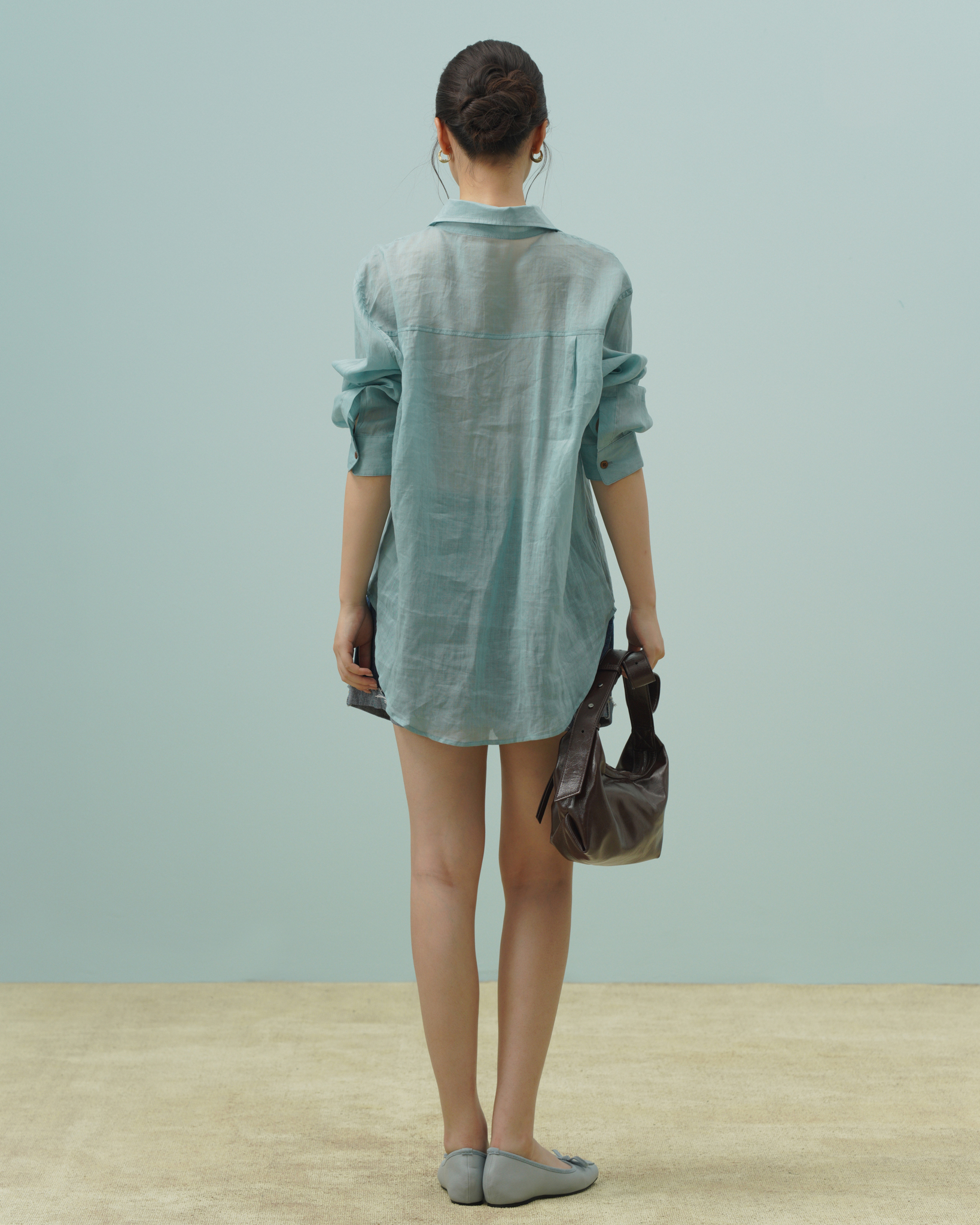 Palamo Ramie Shirt (62069000_Áo sơ mi nữ dài tay dáng suông, từ vải dệt thoi)