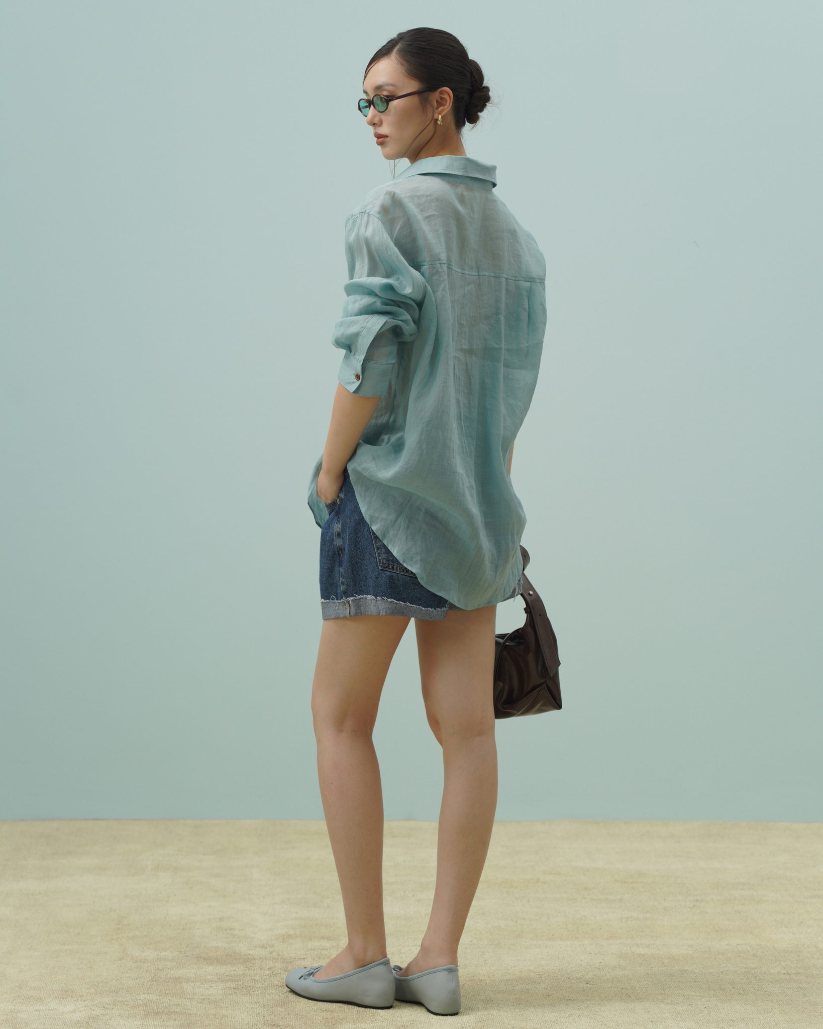 Palamo Ramie Shirt (62069000_Áo sơ mi nữ dài tay dáng suông, từ vải dệt thoi)