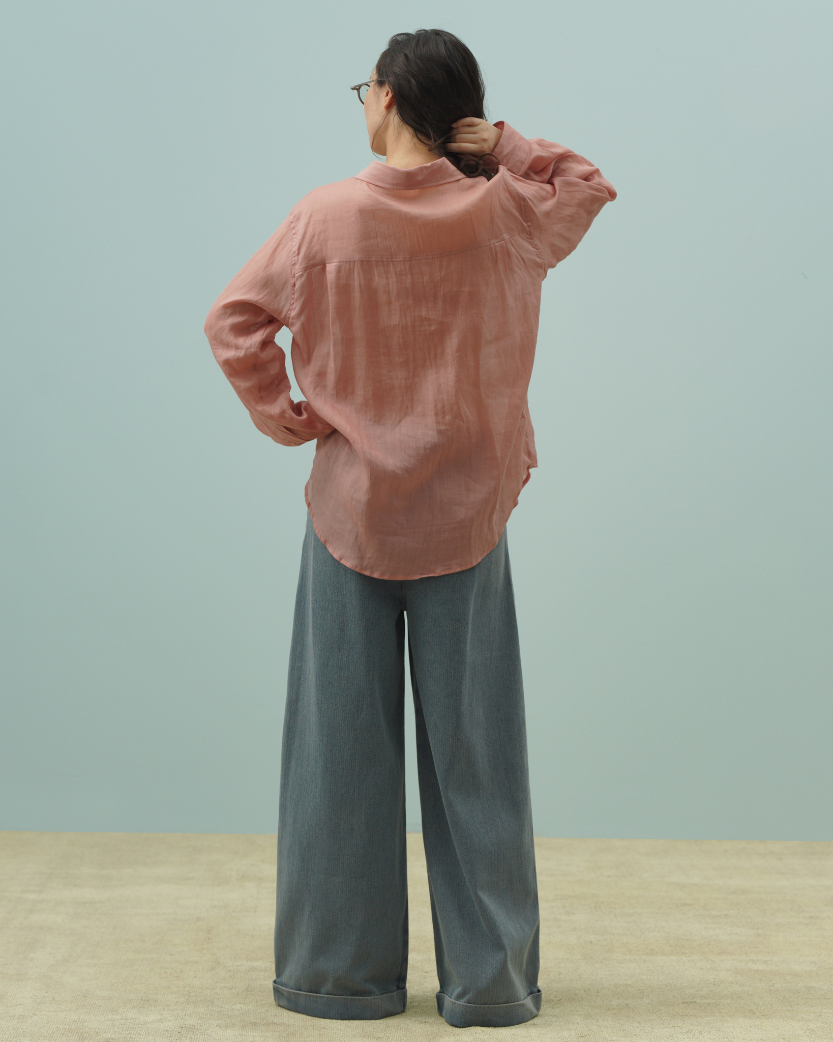 Palamo Ramie Shirt (62069000_Áo sơ mi nữ dài tay dáng suông, từ vải dệt thoi)