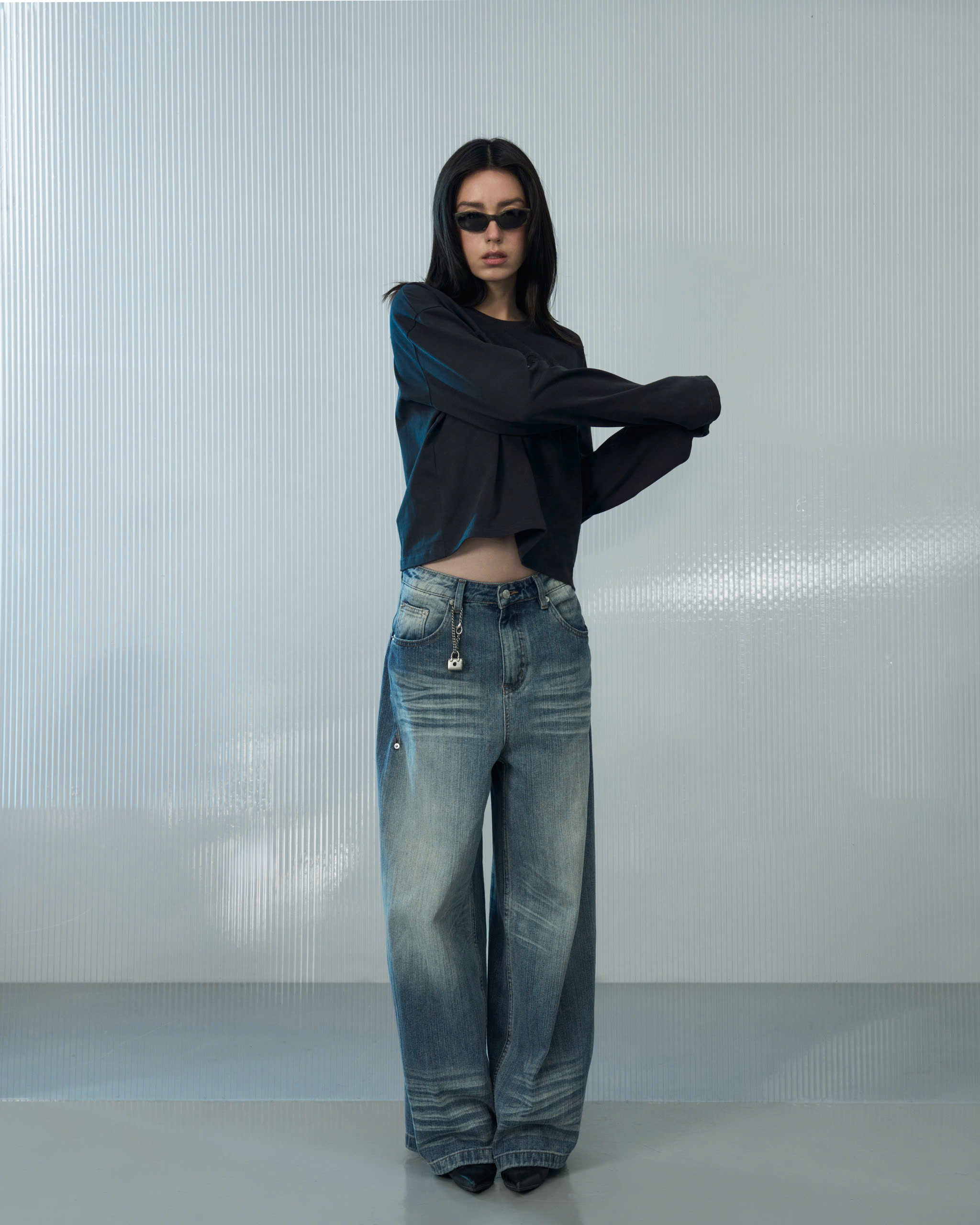 Subtle Mark LS Tee (61102000_Áo thun dài tay nữ, thêu chữ trước ngực)