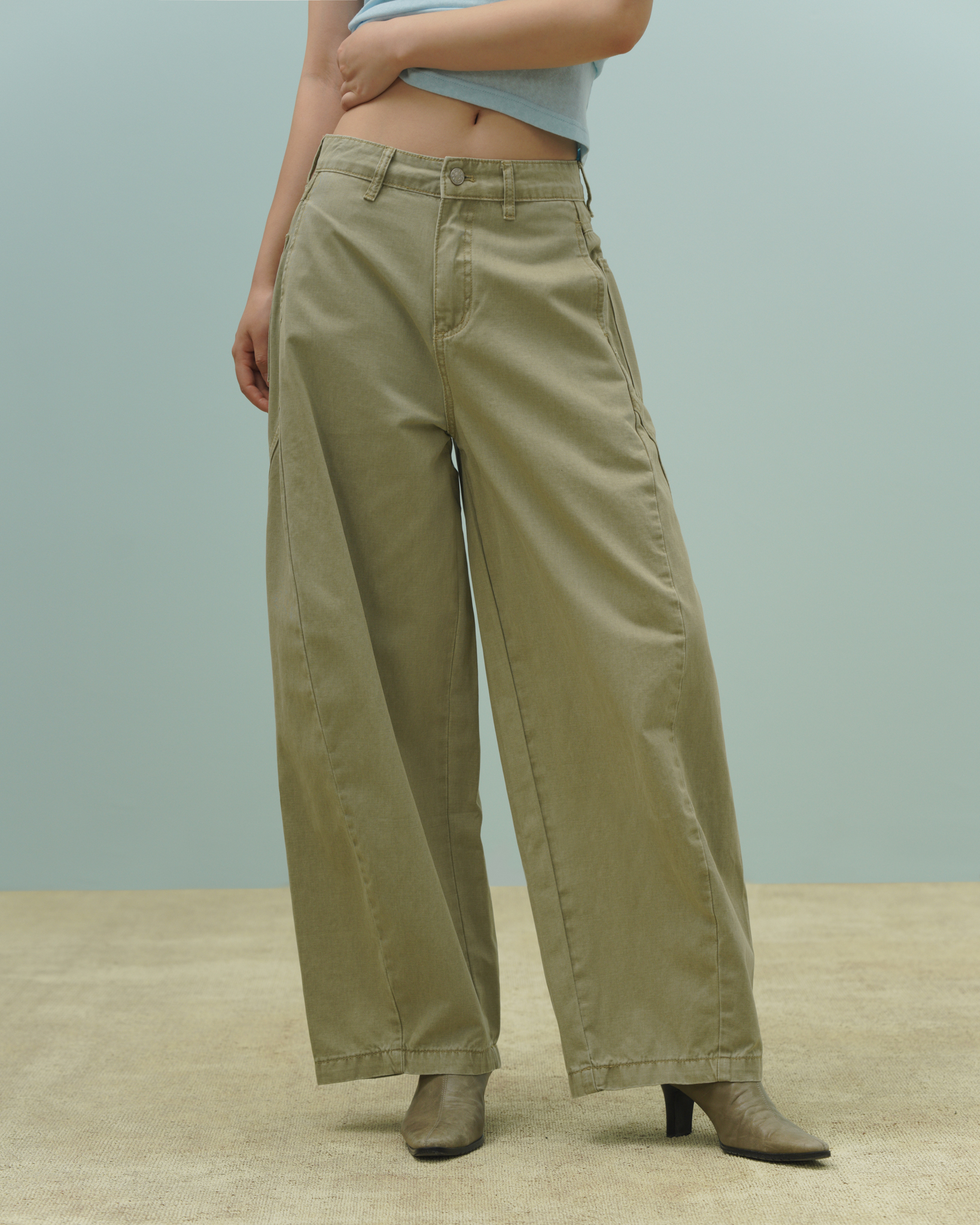Varen Barrel Pants (62046200_Quần dài kaki, màu be bằng vải dệt thoi)