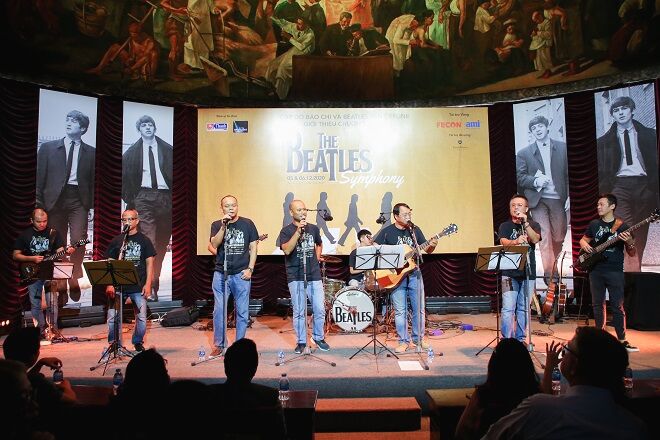 Buổi gặp gỡ báo chí và người hâm mộ ban nhạc The Beatles vừa diễn ra vào tối ngày 9/10