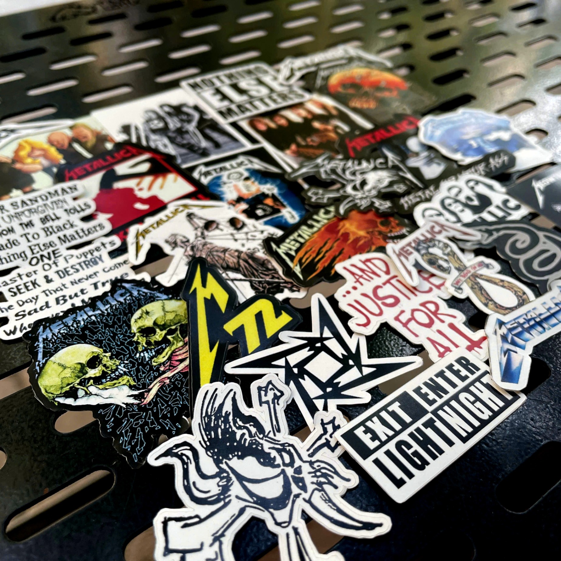 Sticker Metallica 01 - combo 25 chiếc khác nhau - Sticker 44