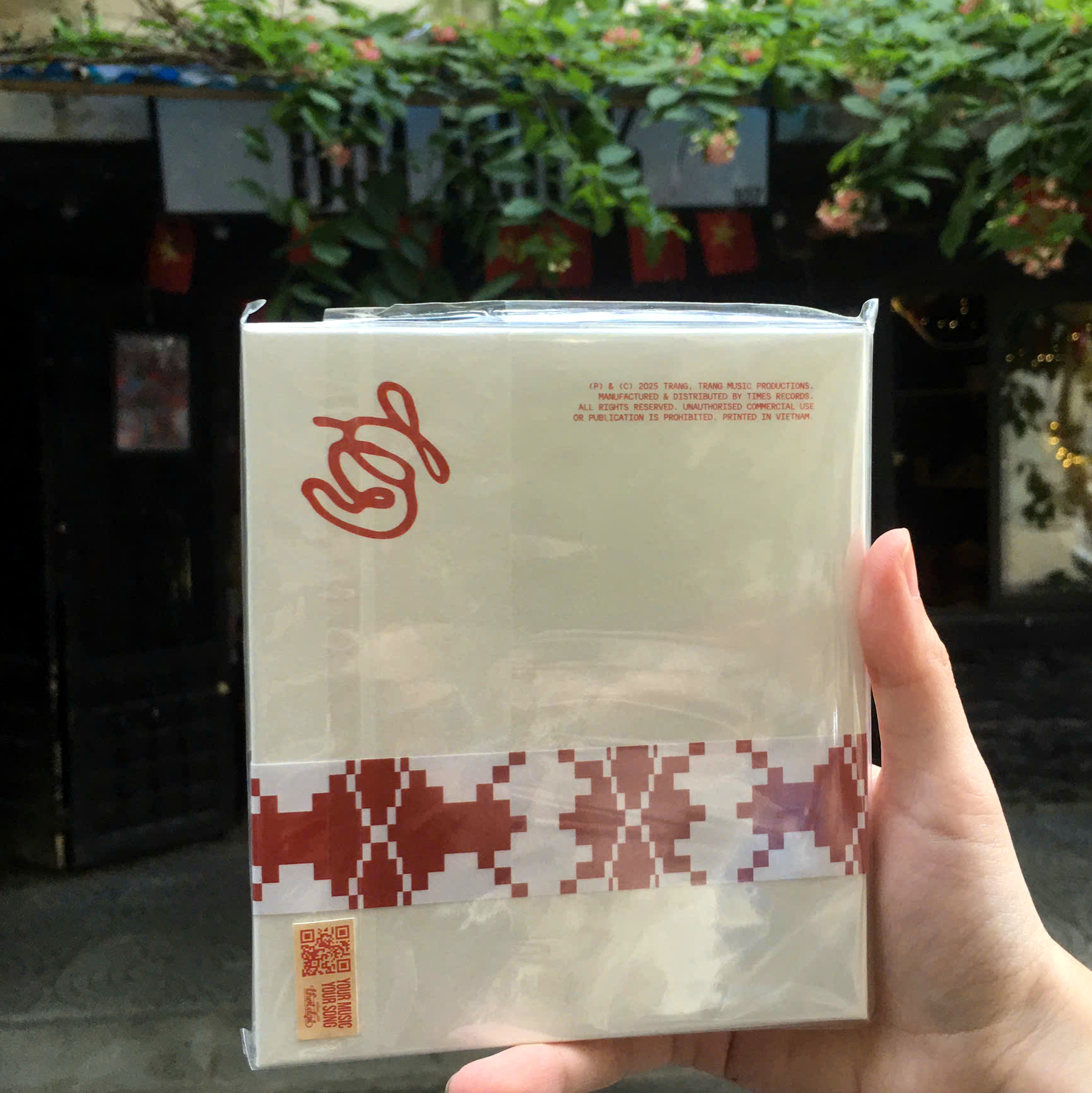Album Trong (Album số 3) - Trang