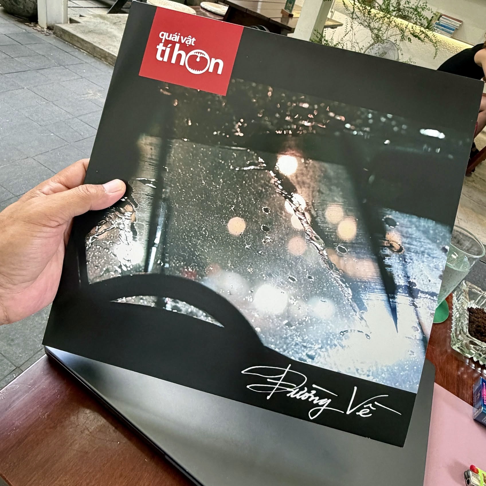 Đĩa than Đường Về - Quái Vật Tí Hon (Black/Apple Red Vinyl 2LP) (Đặt trước)