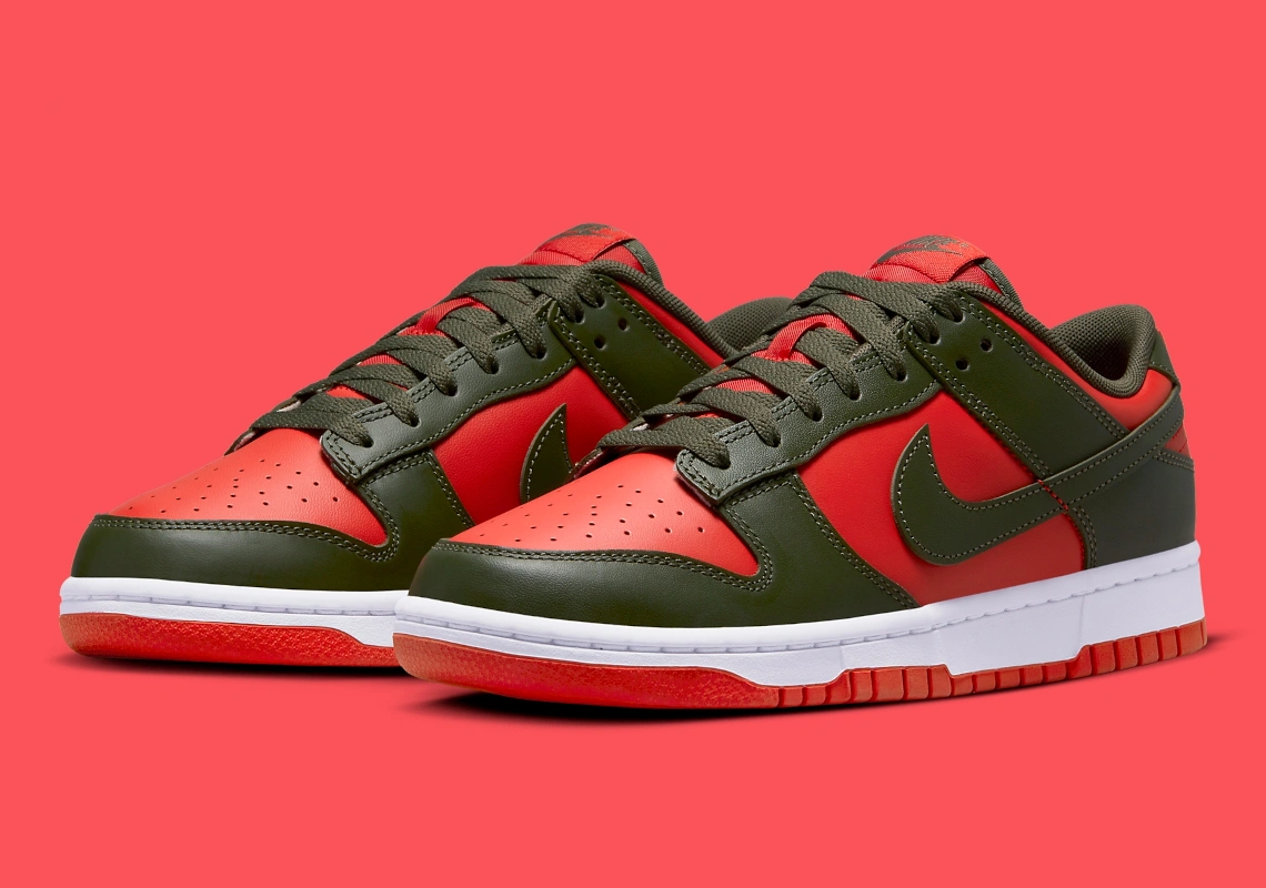 Nike Dunk Low “Cargo Khaki/Mystic Red” sẽ được phát hành vào ngày 12 tháng 8