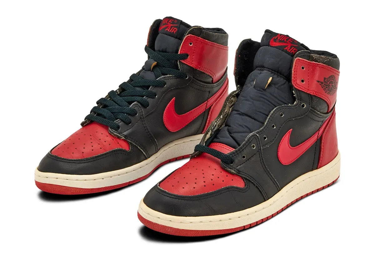 Air Jordan 1 High ’85 “Bred” Trở Lại Vào Ngày 14 Tháng 2, 2025 Phối màu huyền thoại trở lại đúng như mong đợi.