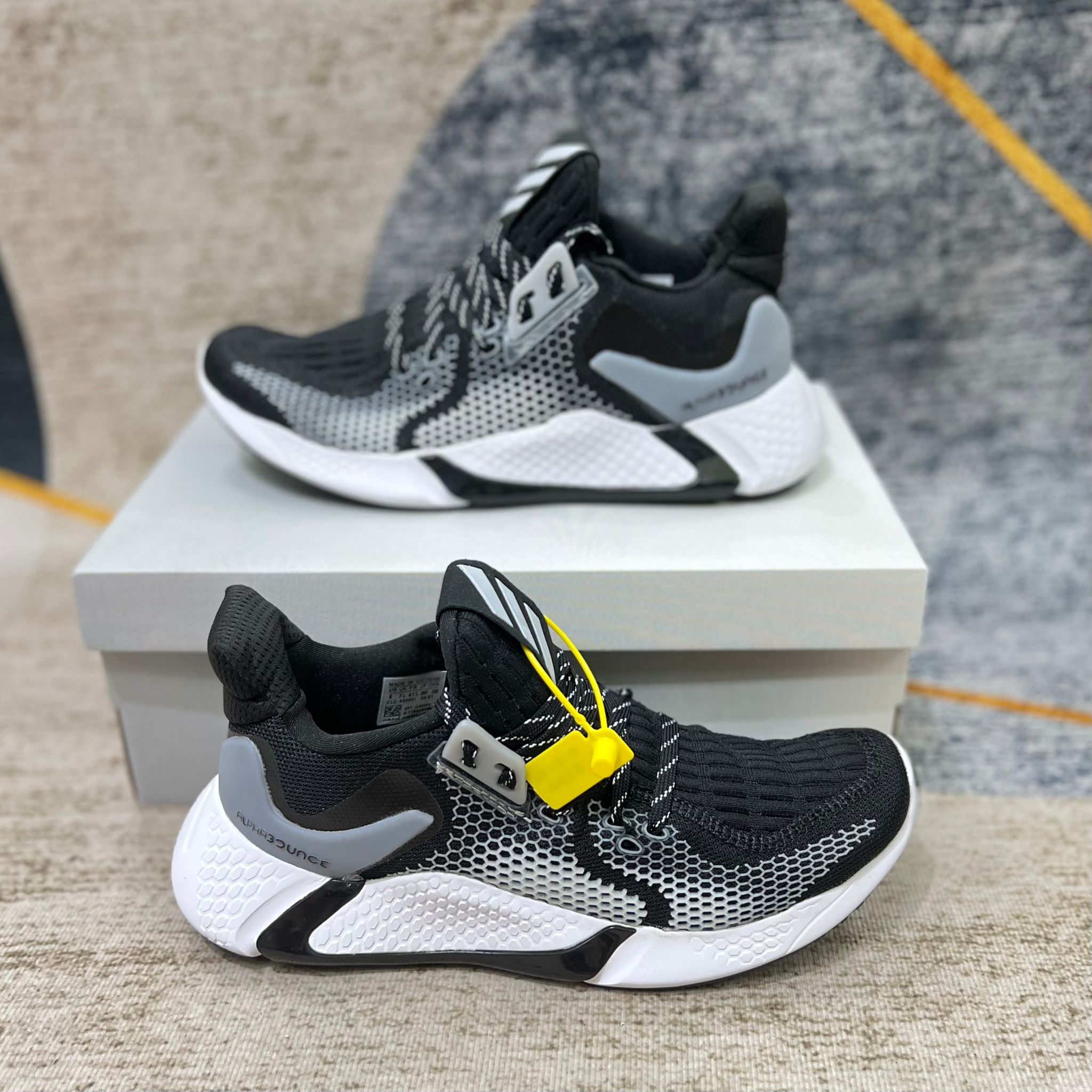 Alpha Bounce Instinct M 2020 Đen Trắng 1:1 (ORDER)