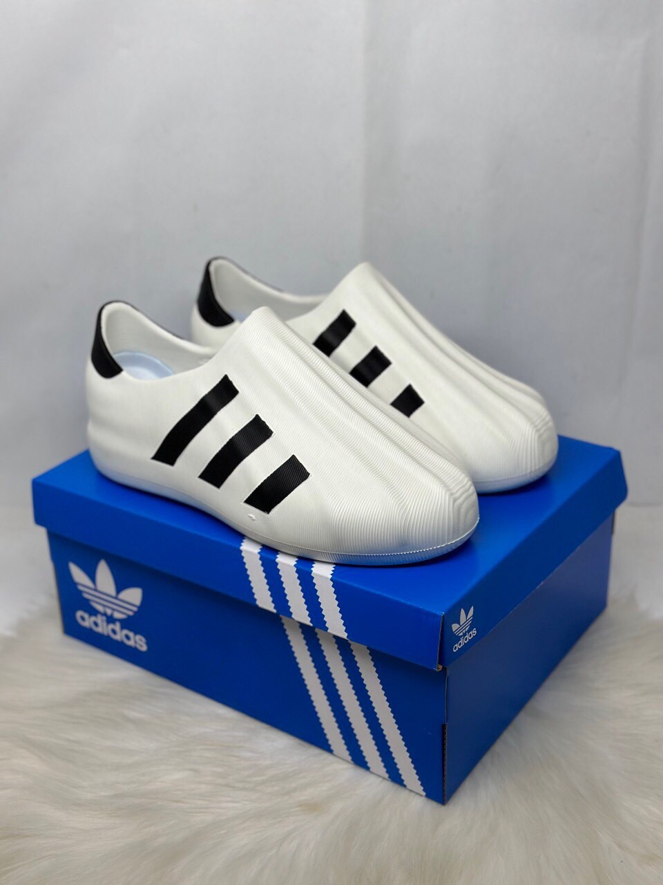 Superstar Adifom trắng đen (ORDER)