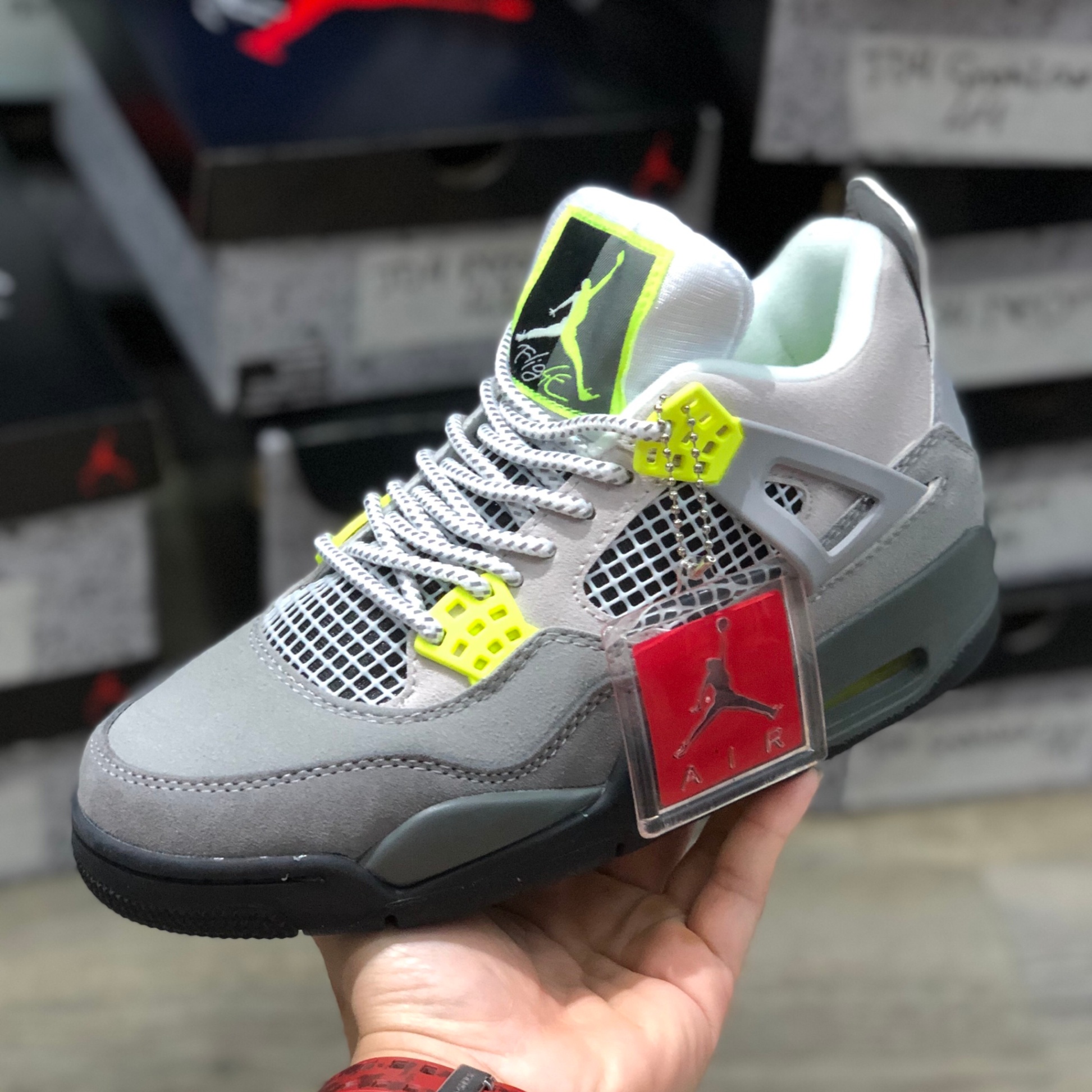 Giay Nike Jordan 4 Retro SE Neon Sieu C p ORDER