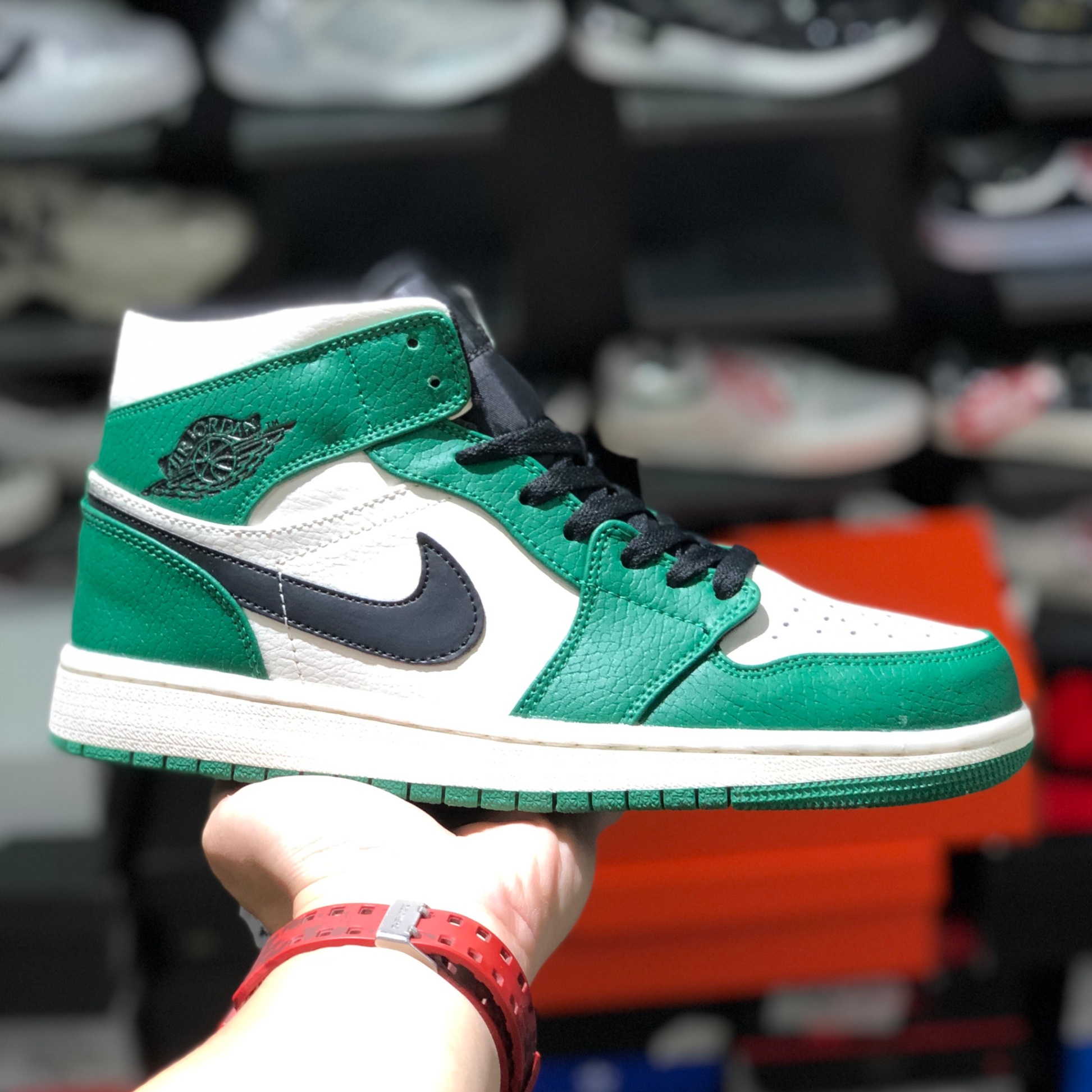 GIÀY JORDAN 1 HIGH GREEN BLACK SIÊU CẤP (ORDER)