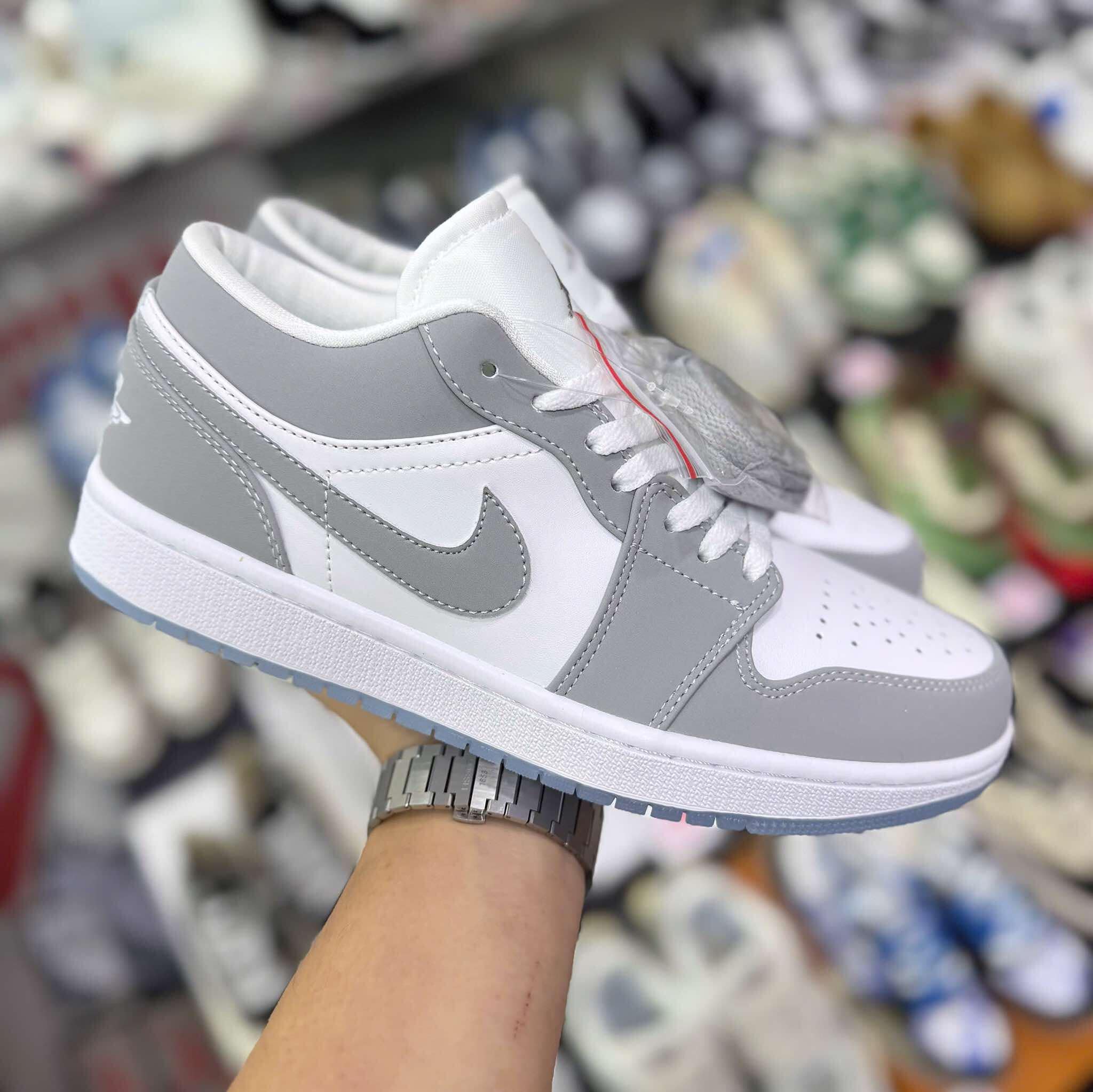 Giày AJ1 Low Wolf Grey - Main Image