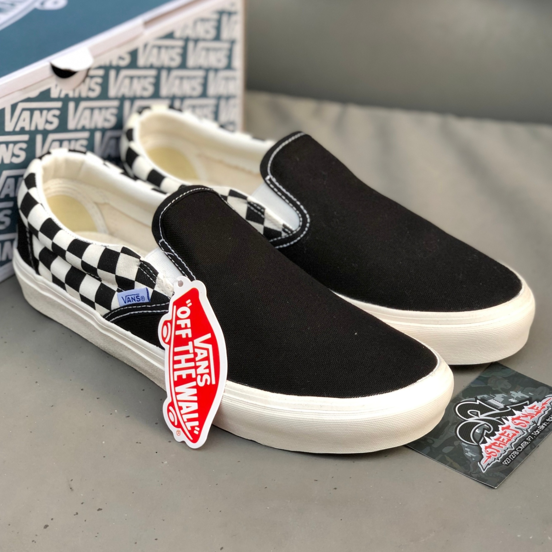 THANH LÝ Giày Vans Slip On Black White