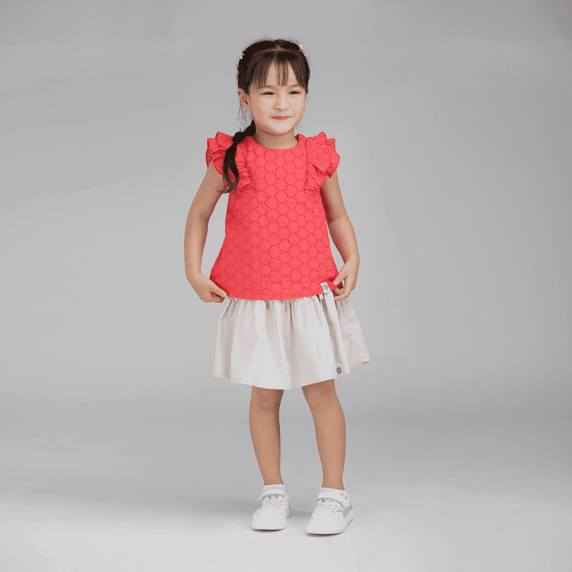 Váy bé gái 4 tuổi 5 tuổi váy công chúa 2019 mới đen trắng ngắn đoạn