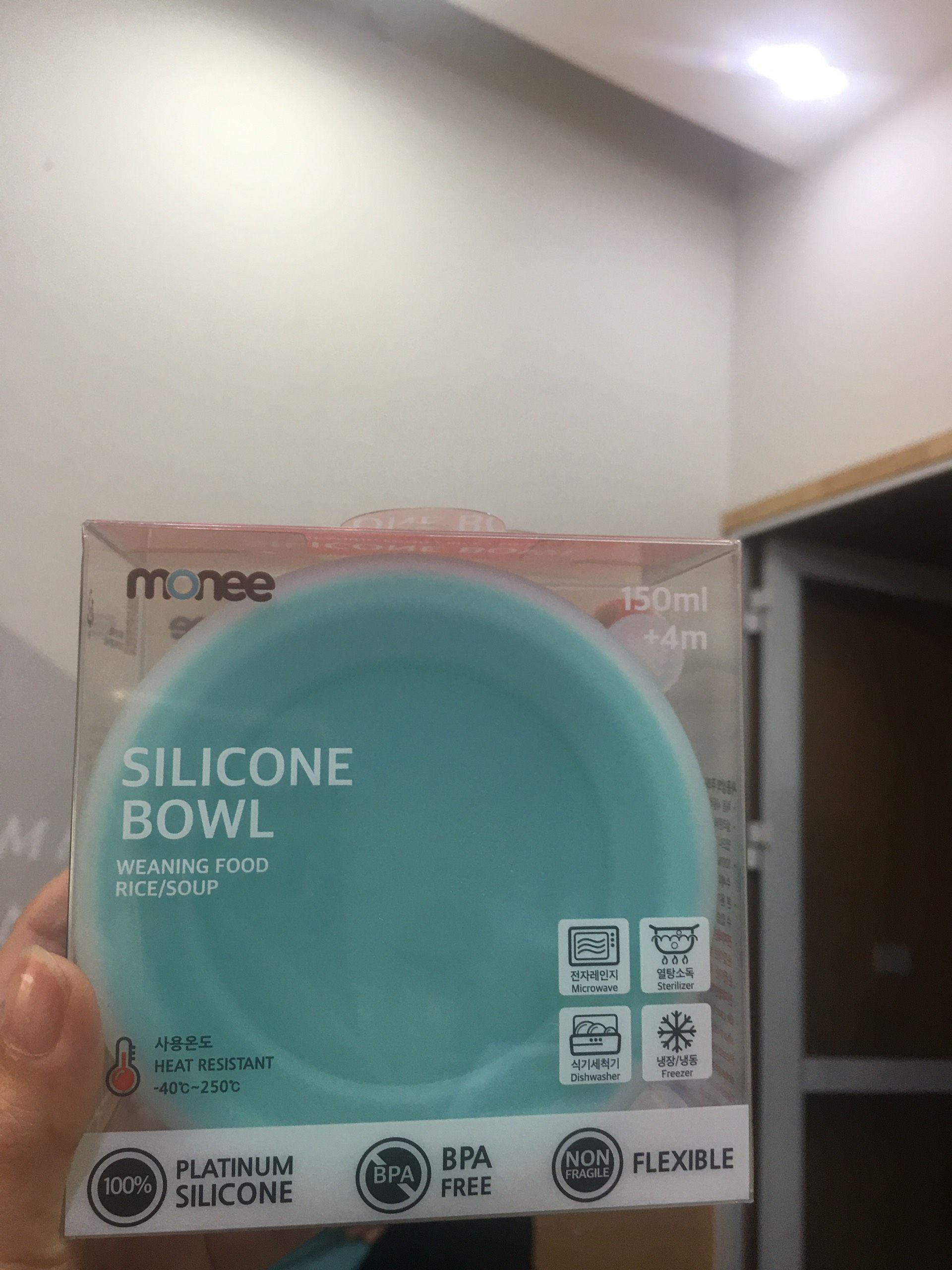 Bát Ăn Dặm Monee Silicone 150ml kèm đế nhựa