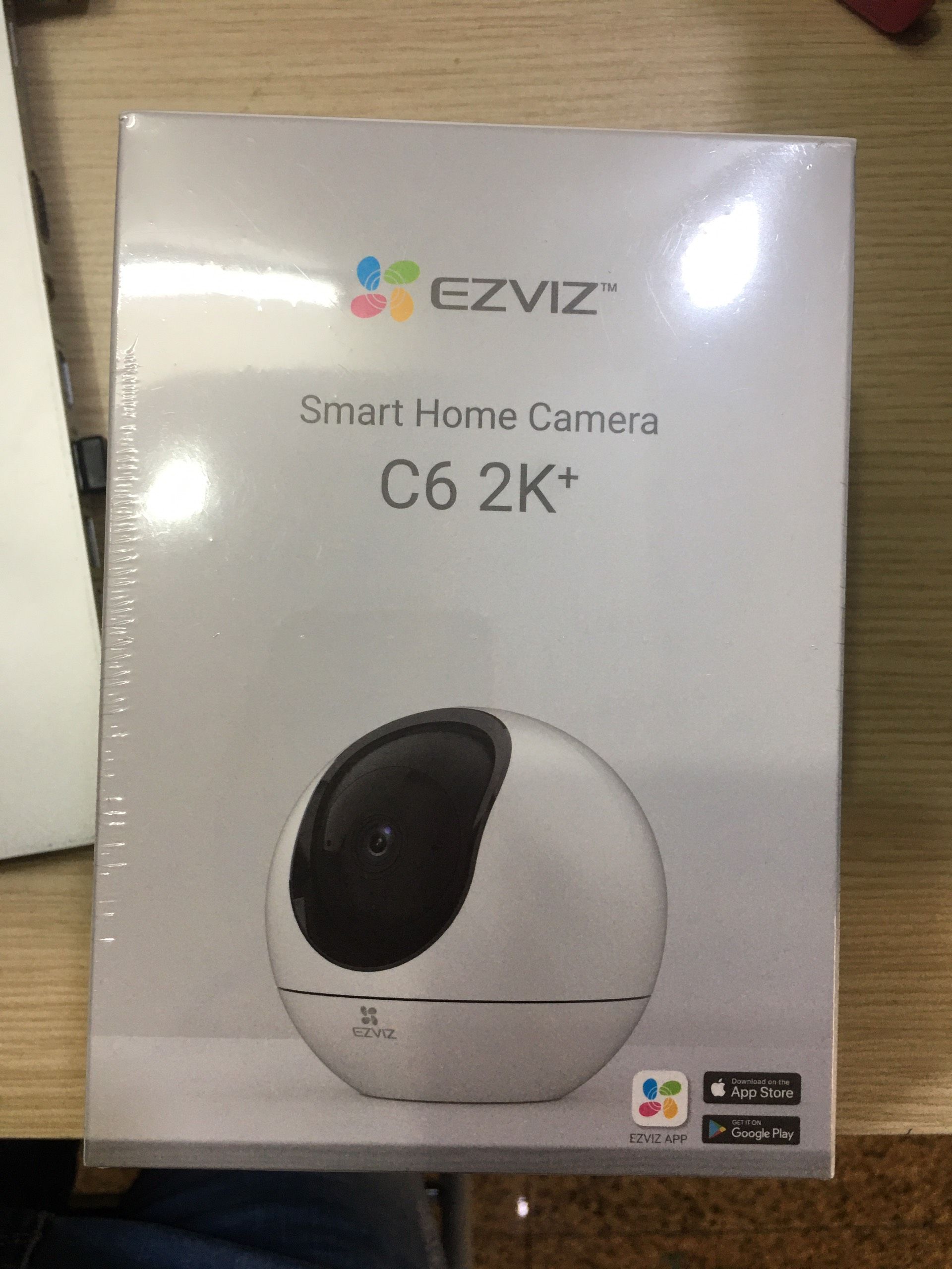 Camera EZVIZ C6 2K + Chân đế chữ L