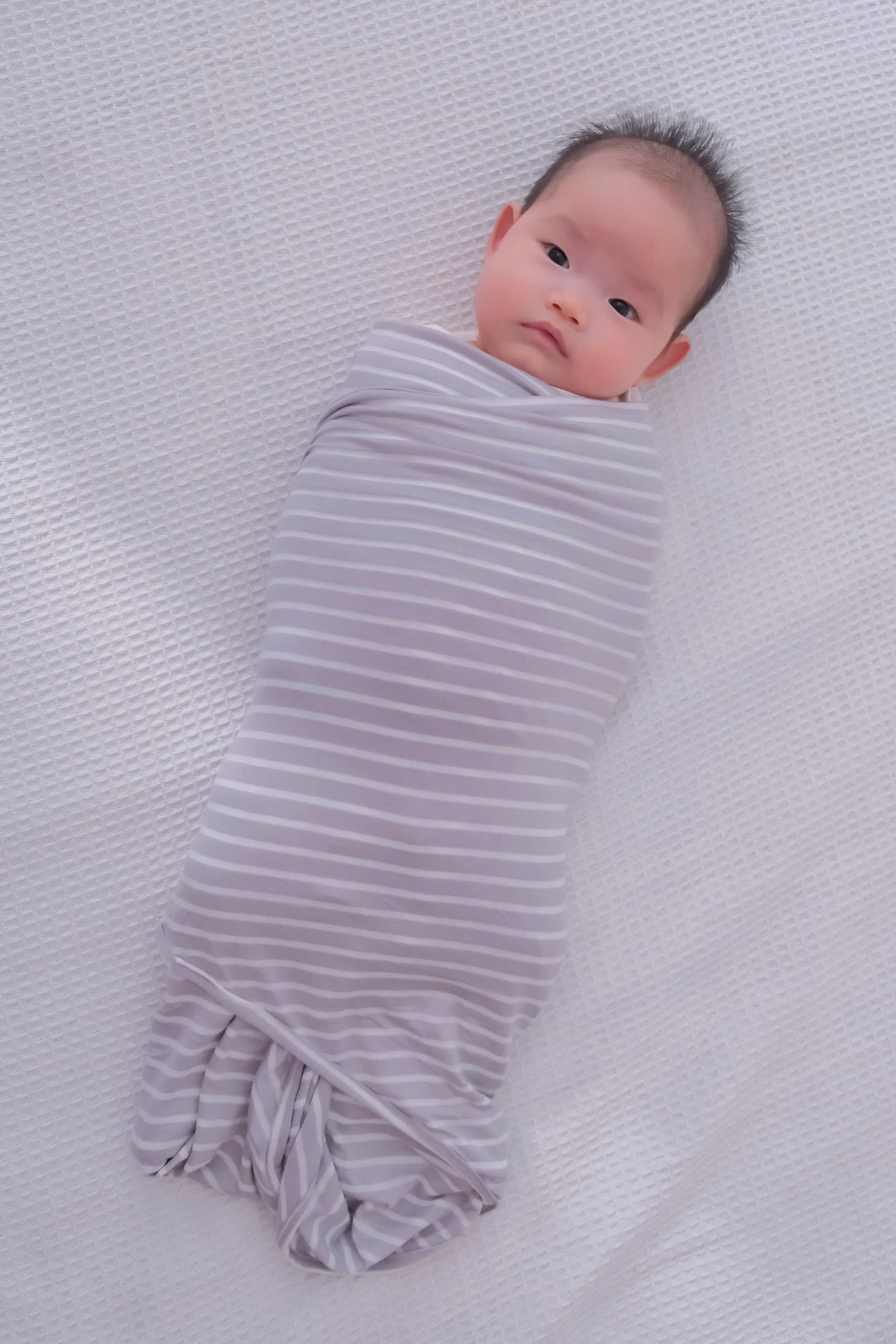 Khăn quấn chũn Cocoon thần thánh: Giúp bé ngủ ngon, sâu giấc