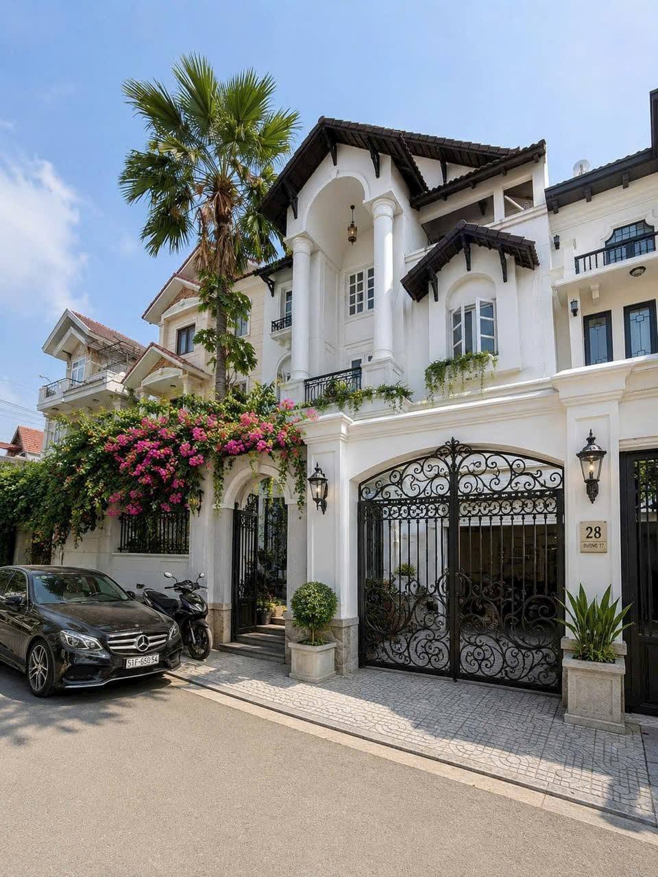 5 Bedrooms Villa for Rent in Thao Dien, District 2 – D2HR1020