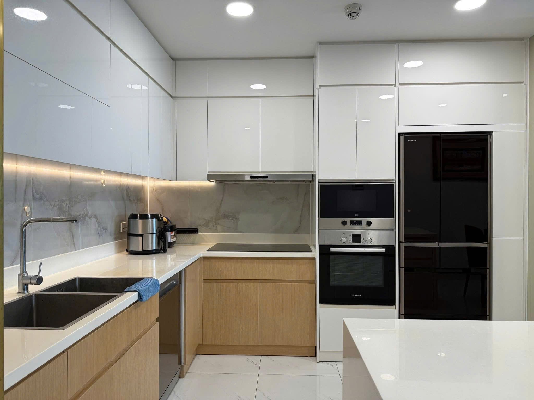 Sunwah Pearl – 2 Bedrooms Apartment for Rent in Binh Thanh District – BTAR1026