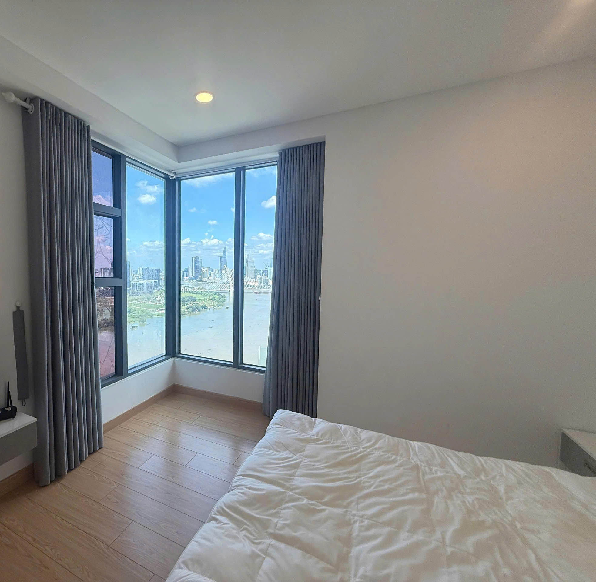 Sunwah Pearl – 2 Bedrooms Apartment for Rent in Binh Thanh District – BTAR1027