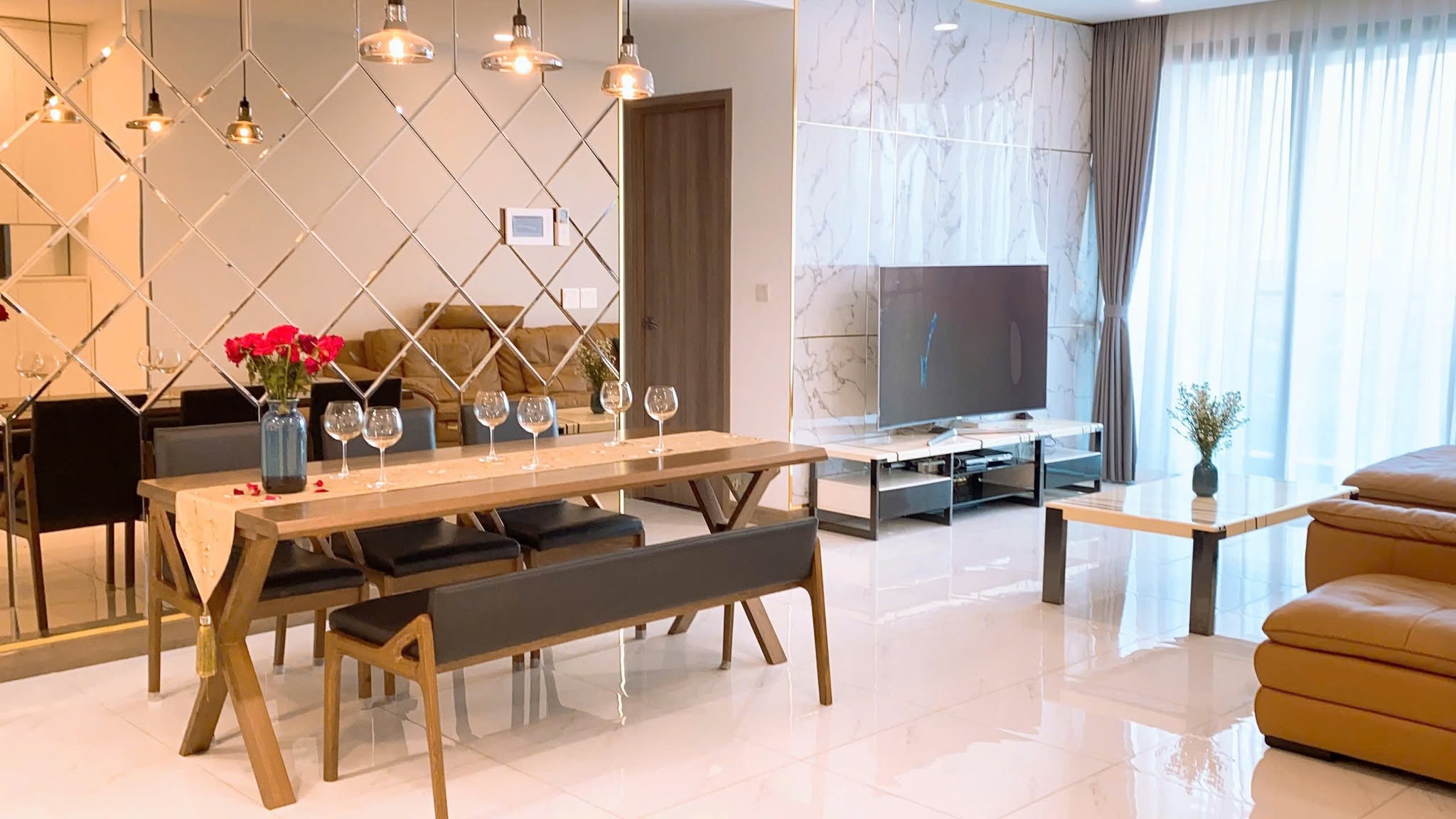 Sunwah Pearl – 3 Bedrooms Apartment for Rent in Binh Thanh District – BTAR1022
