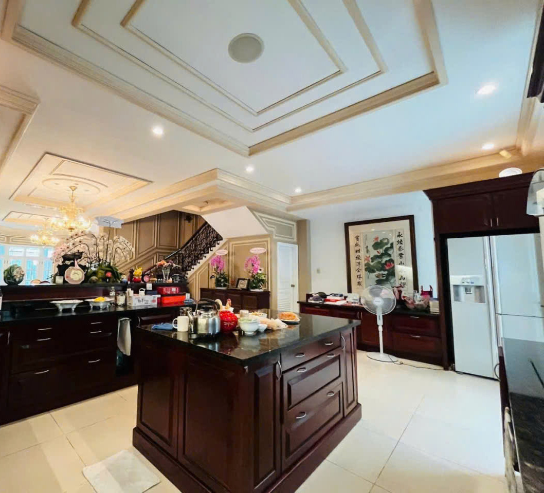 Villa for Sale in Saigon Pearl Residence, Binh Thanh District – BTHS1010