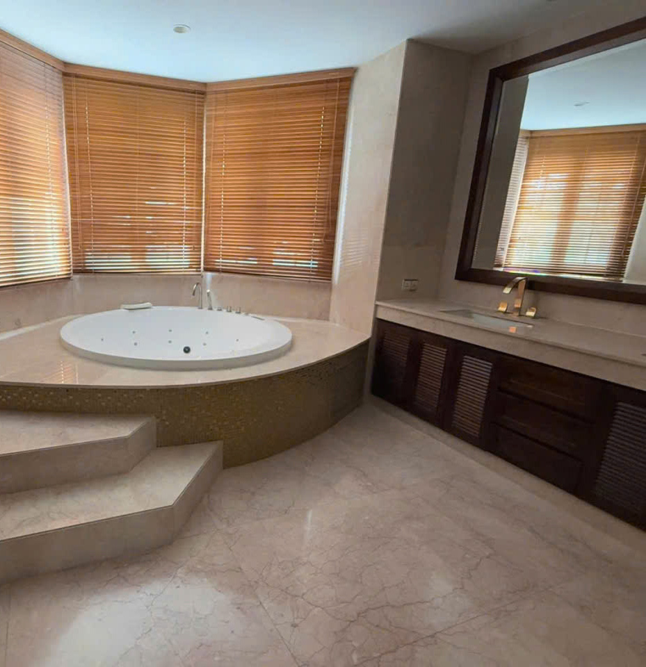 Villa for Sale in Saigon Pearl Residence, Binh Thanh District – BTHS1011