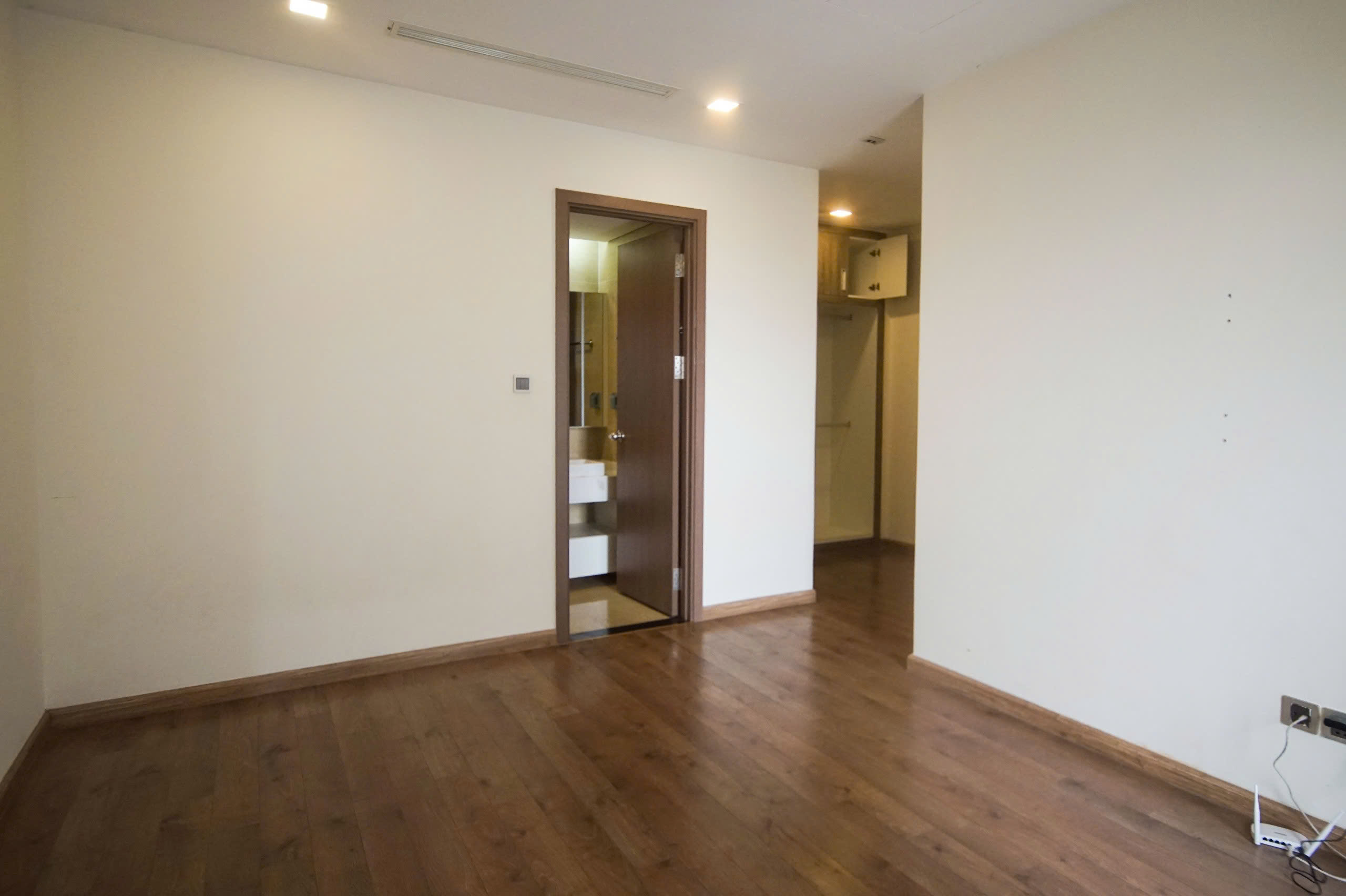 Vinhomes Central Park – 3 Bedrooms Apartment for Rent in Binh Thanh District – BTAR1013
