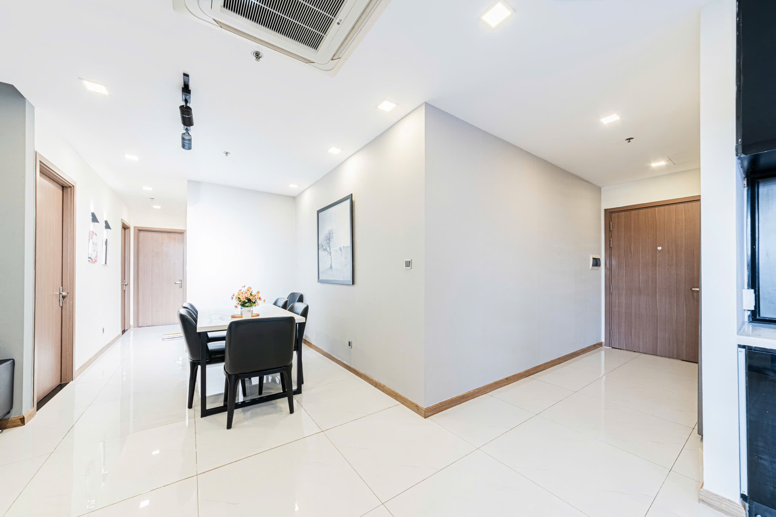 Vinhomes Central Park – 3 Bedrooms Apartment for Rent in Binh Thanh District – BTAR1014