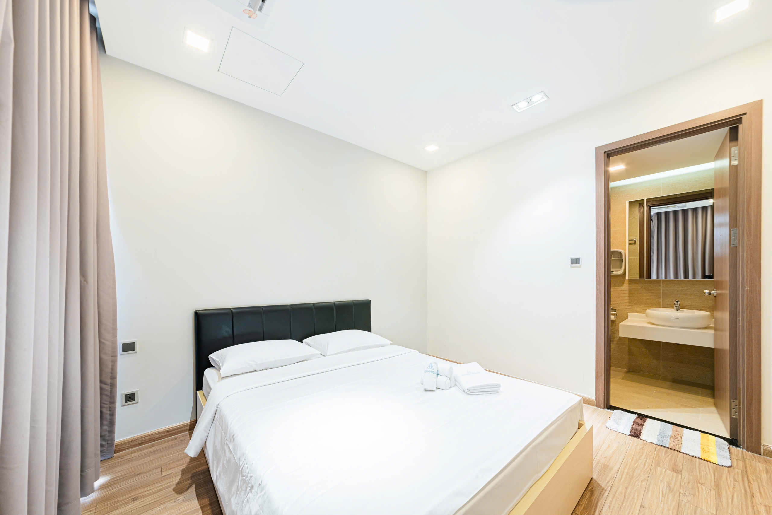 Vinhomes Central Park – 3 Bedrooms Apartment for Rent in Binh Thanh District – BTAR1014