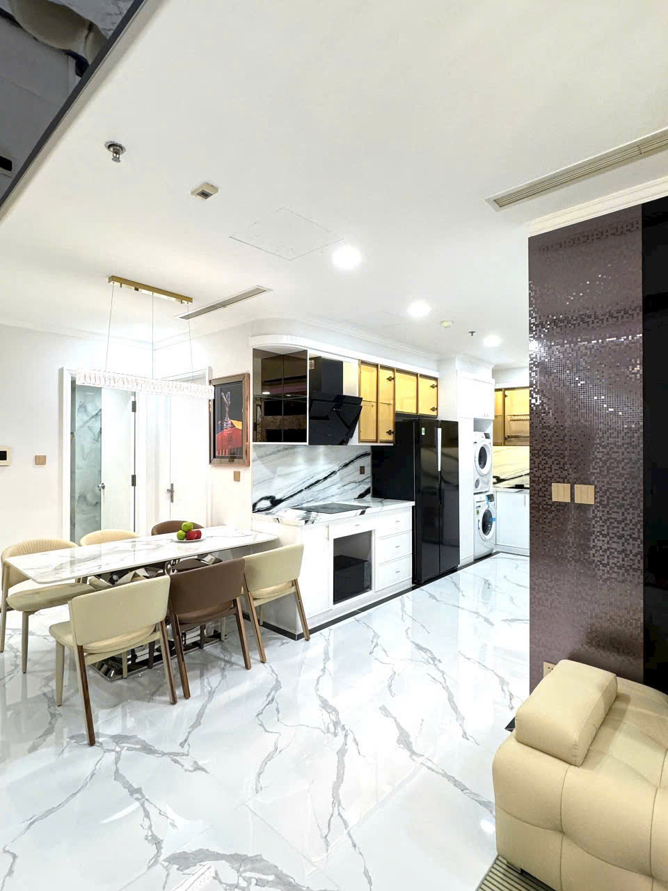 Vinhomes Central Park – 3 Bedrooms Apartment for Rent in Binh Thanh District – BTAR1018
