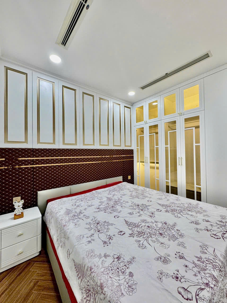 Vinhomes Central Park – 3 Bedrooms Apartment for Rent in Binh Thanh District – BTAR1018