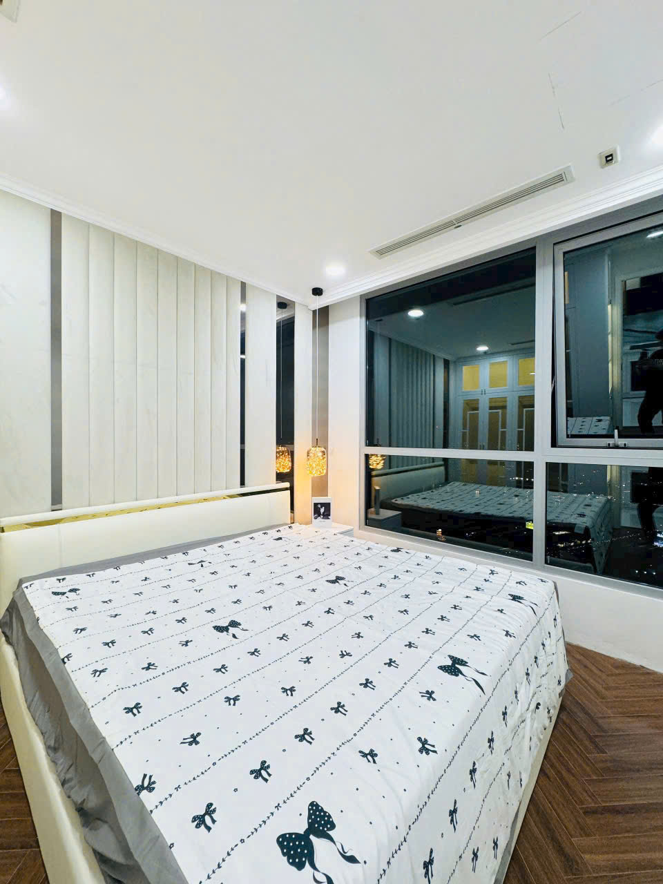 Vinhomes Central Park – 3 Bedrooms Apartment for Rent in Binh Thanh District – BTAR1018