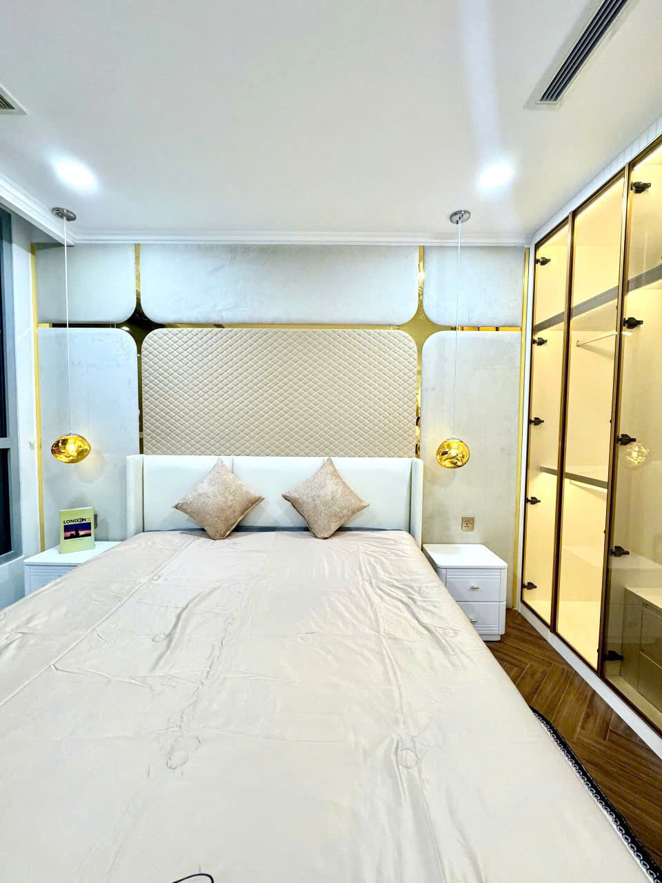 Vinhomes Central Park – 3 Bedrooms Apartment for Rent in Binh Thanh District – BTAR1018