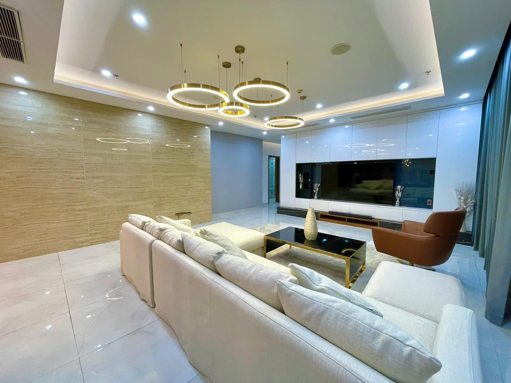 Vinhomes Central Park – 3 Bedrooms Penthouse for Rent in Binh Thanh – BTAR1012
