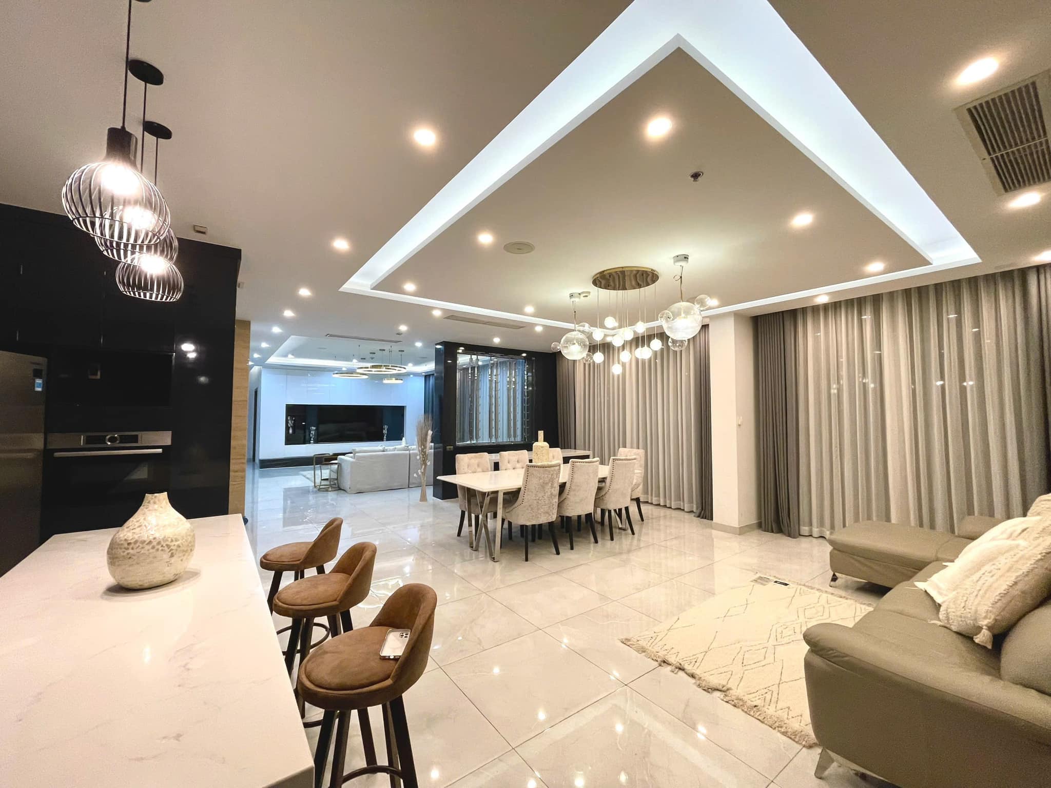 Vinhomes Central Park – 3 Bedrooms Penthouse for Rent in Binh Thanh – BTAR1012