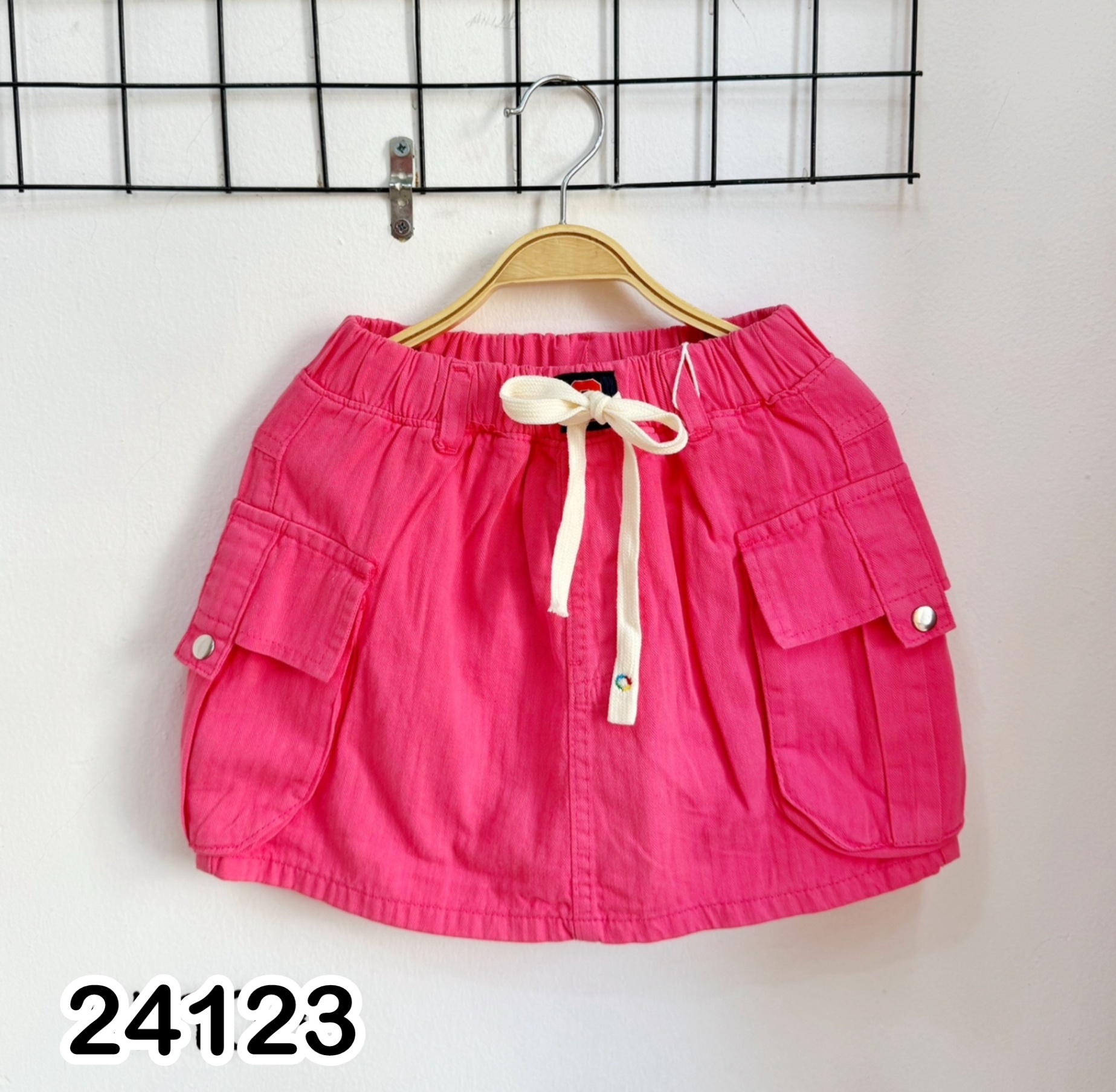 CHÂN VÁY KÈM QUẦN 24123