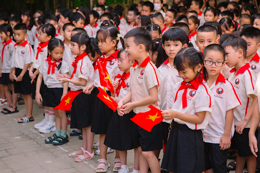 Đồng phục giúp loại bỏ khoảng cách xã hội và tạo ra môi trường học đường lành mạnh