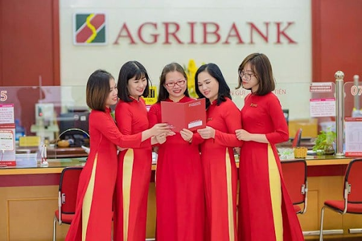 Đồng phục ngân hàng Agribank của nữ