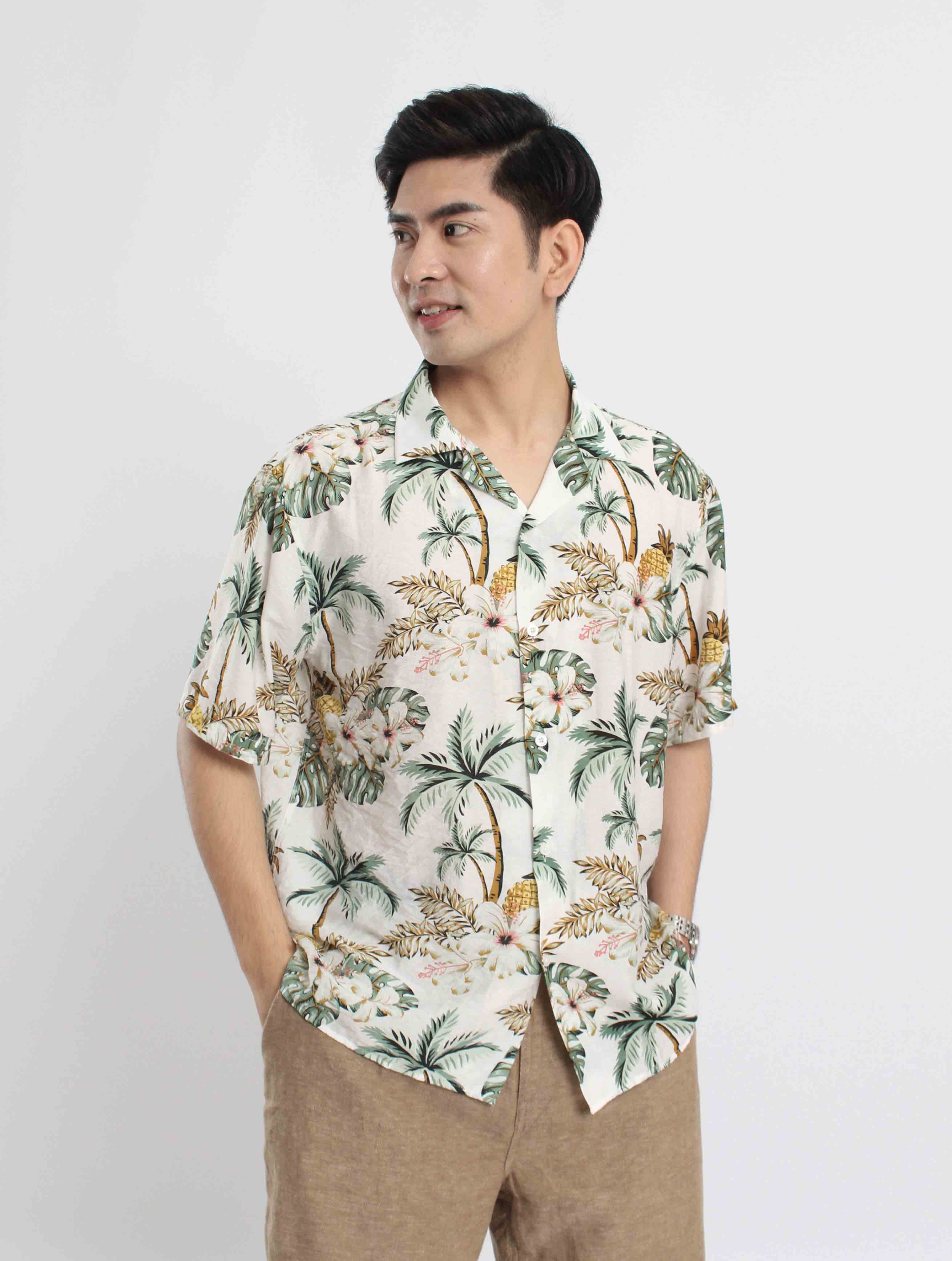 Sơ mi tay ngắn nam Tropical Print mang lại hình ảnh trẻ trung, năng động