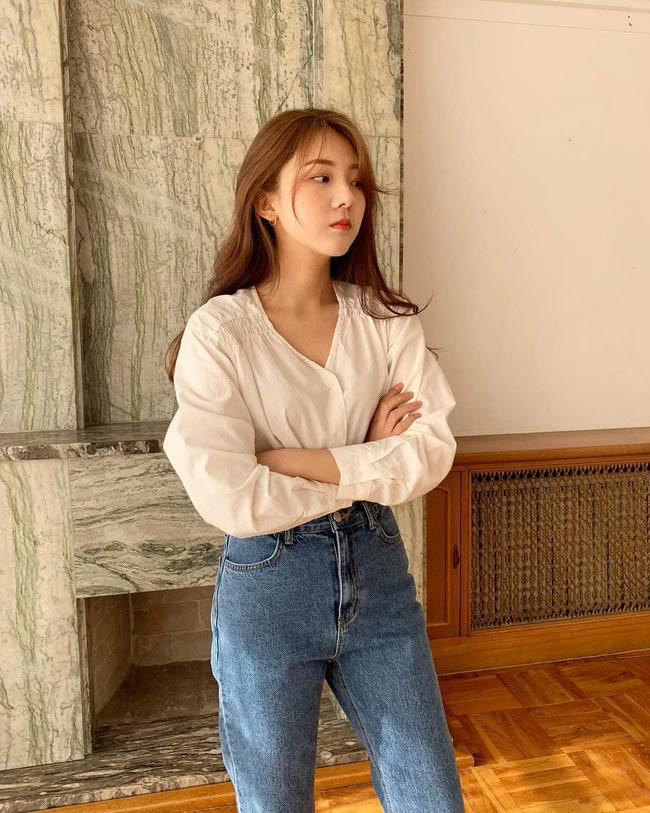 Kết hợp áo Blouse cùng quần jean dễ thương