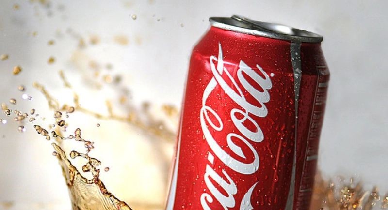 Tẩy mốc quần áo bằng coca