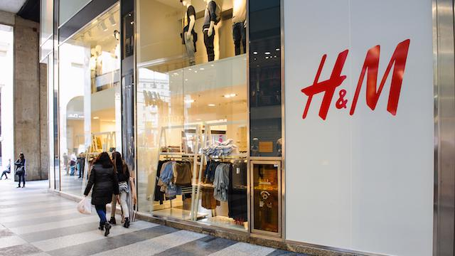 H&M là một trong những tên tuổi hàng đầu trong ngành bán lẻ thời trang trên toàn cầu