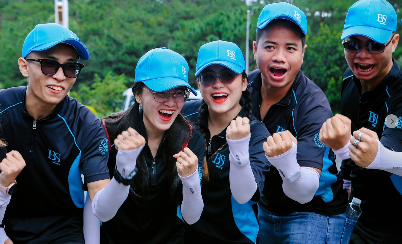 Đồng phục teambuilding màu đen