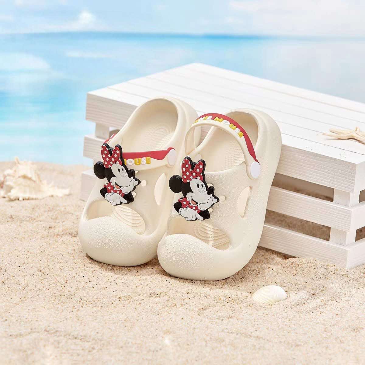 Dép sục cross cho bé gái mickey, hellokitty