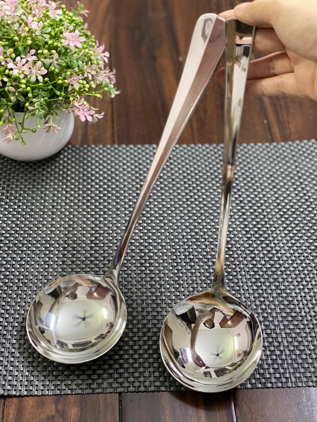 Muôi canh inox 18/10 size lớn - mẫu Amefa (cán nhỏ)